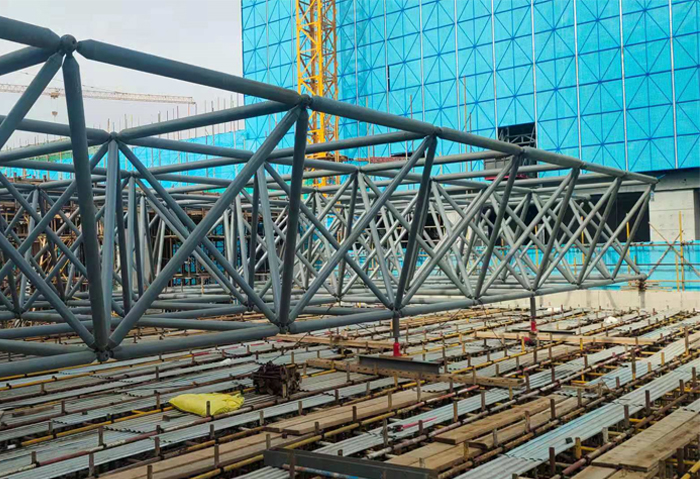 延吉高铁东总部基地2号楼网架